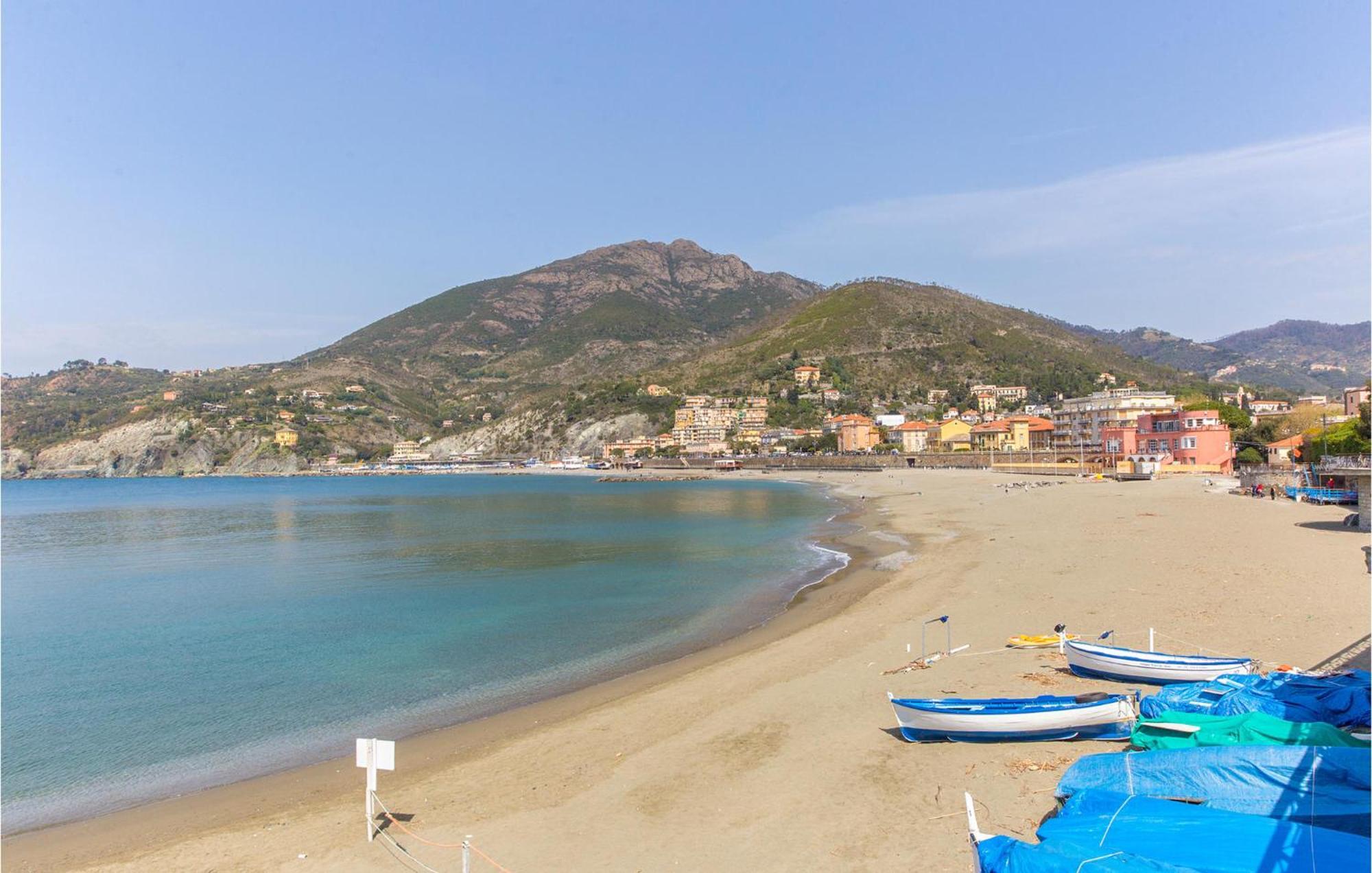 Gorgeous Apartment In Levanto With Kitchen Exterior photo